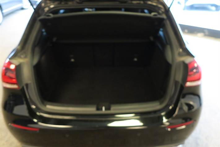 Sort Mercedes A200 fra 2019