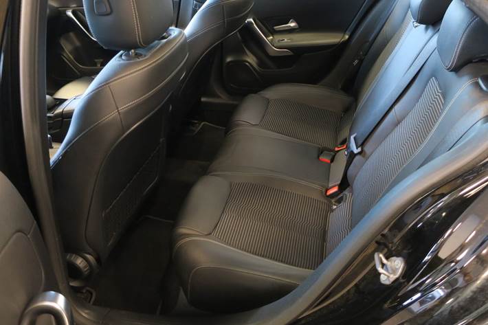 Sort Mercedes A200 fra 2019