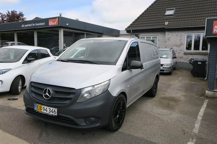 Grå Mercedes Vito fra 2015