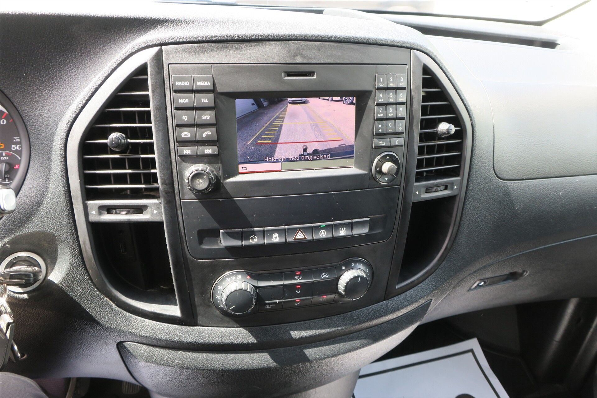 Grå Mercedes Vito fra 2015