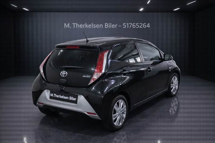 Sort Toyota Aygo fra 2017