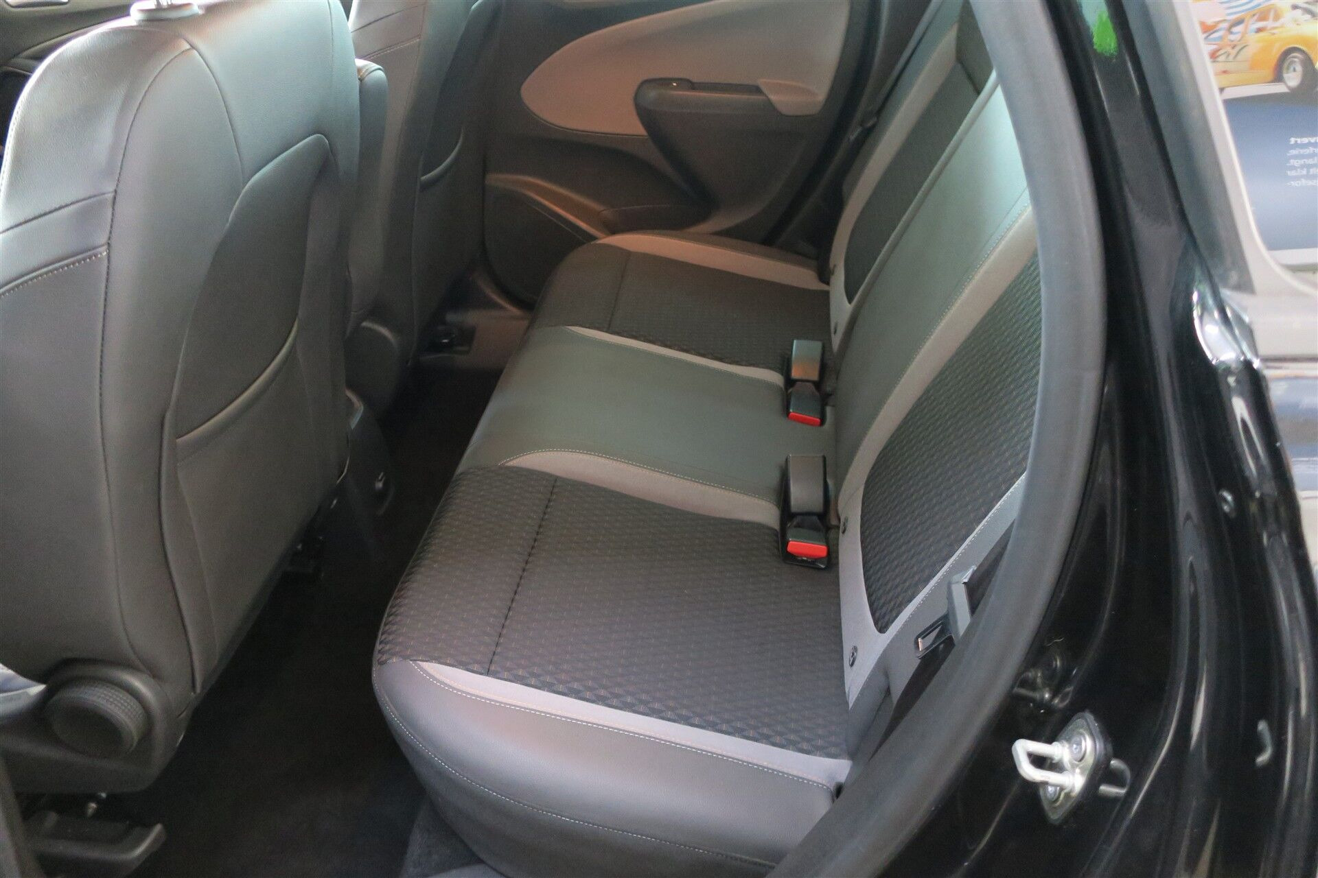 Sort Opel Crossland X fra 2018