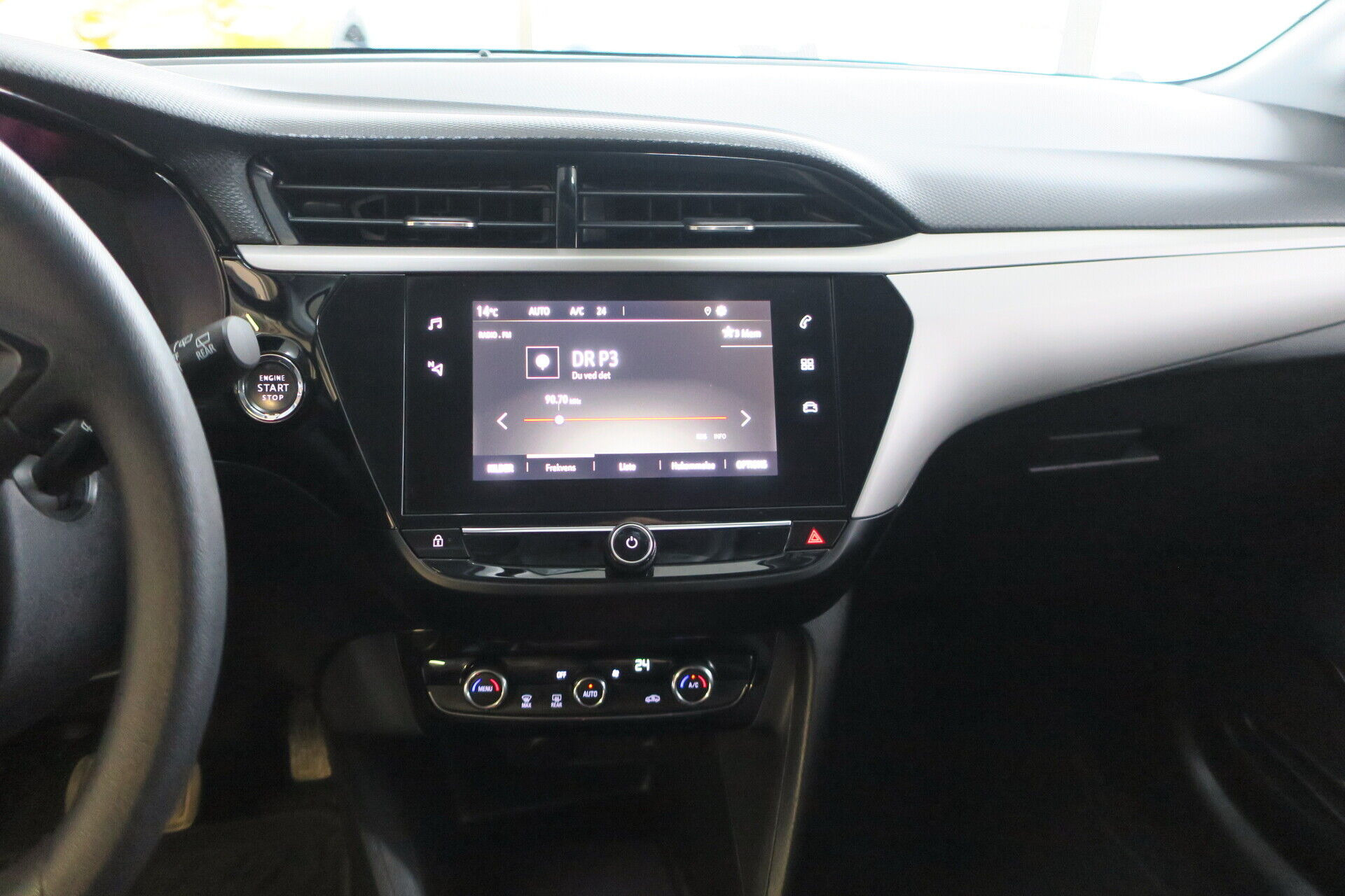 Grå Opel Corsa-e fra 2020