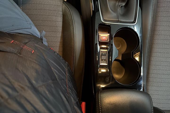 Sort Peugeot 208 fra 2021