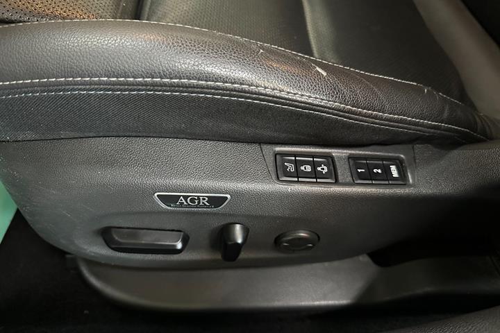 Grå Opel Astra fra 2017