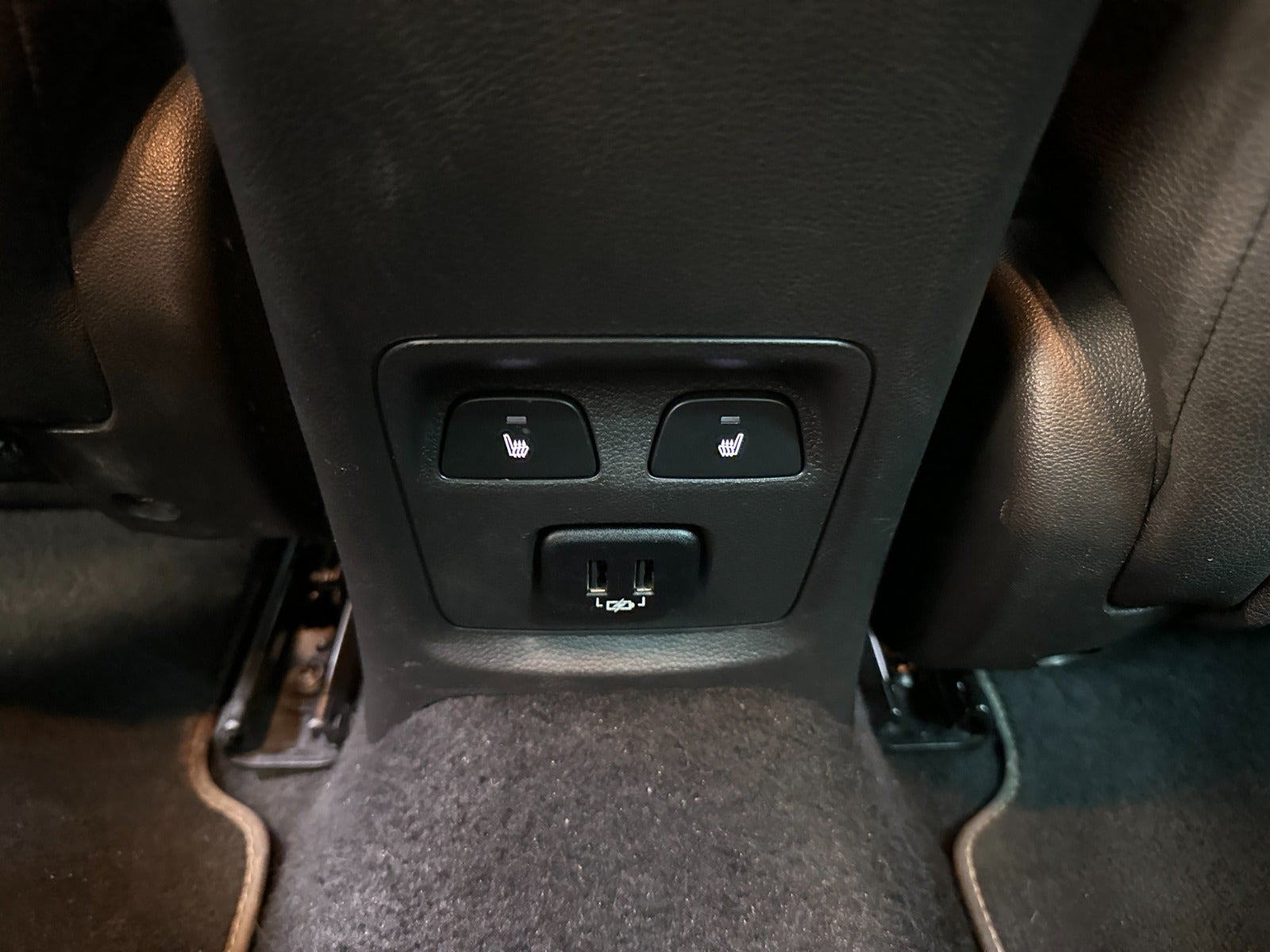 Grå Opel Astra fra 2017