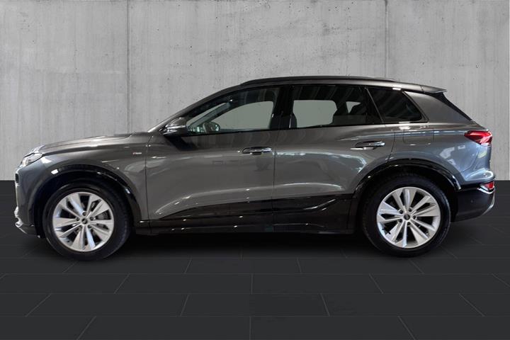 Grå Audi Q6 e-tron fra 2025