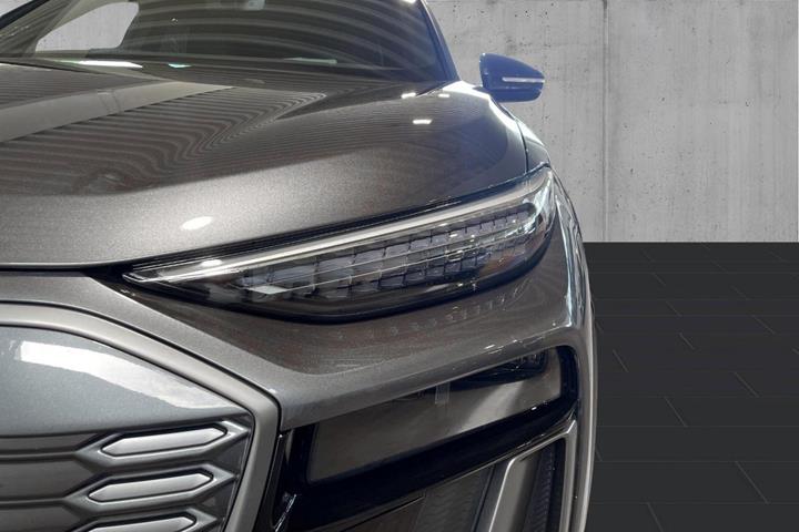 Grå Audi Q6 e-tron fra 2025
