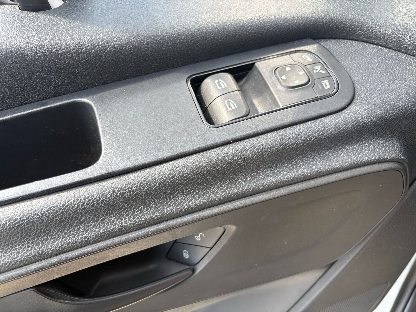 Hvid Mercedes Sprinter 214 fra 2021