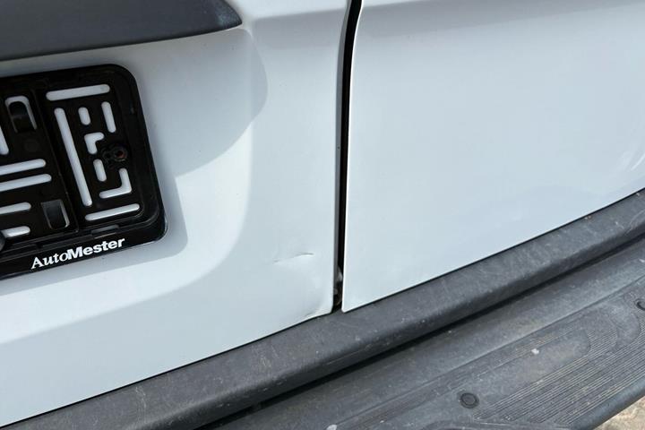 Hvid Mercedes Sprinter 214 fra 2021