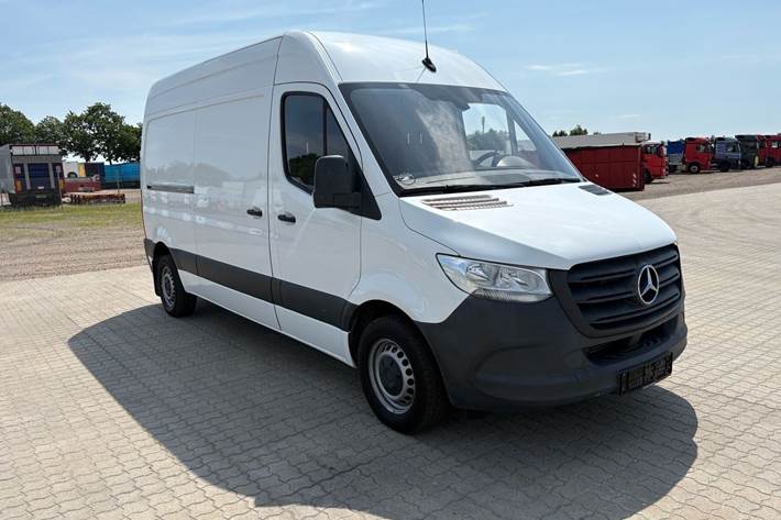 Hvid Mercedes Sprinter 214 fra 2021