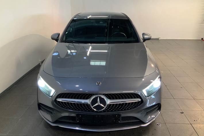Grå Mercedes A200 d fra 2020