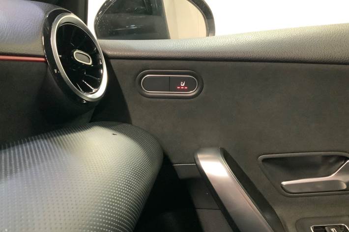 Sort Mercedes A200 fra 2019