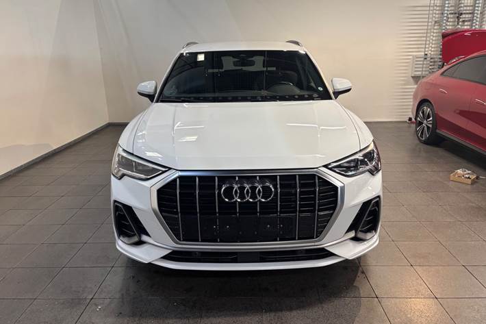 Hvid Audi Q3 fra 2021