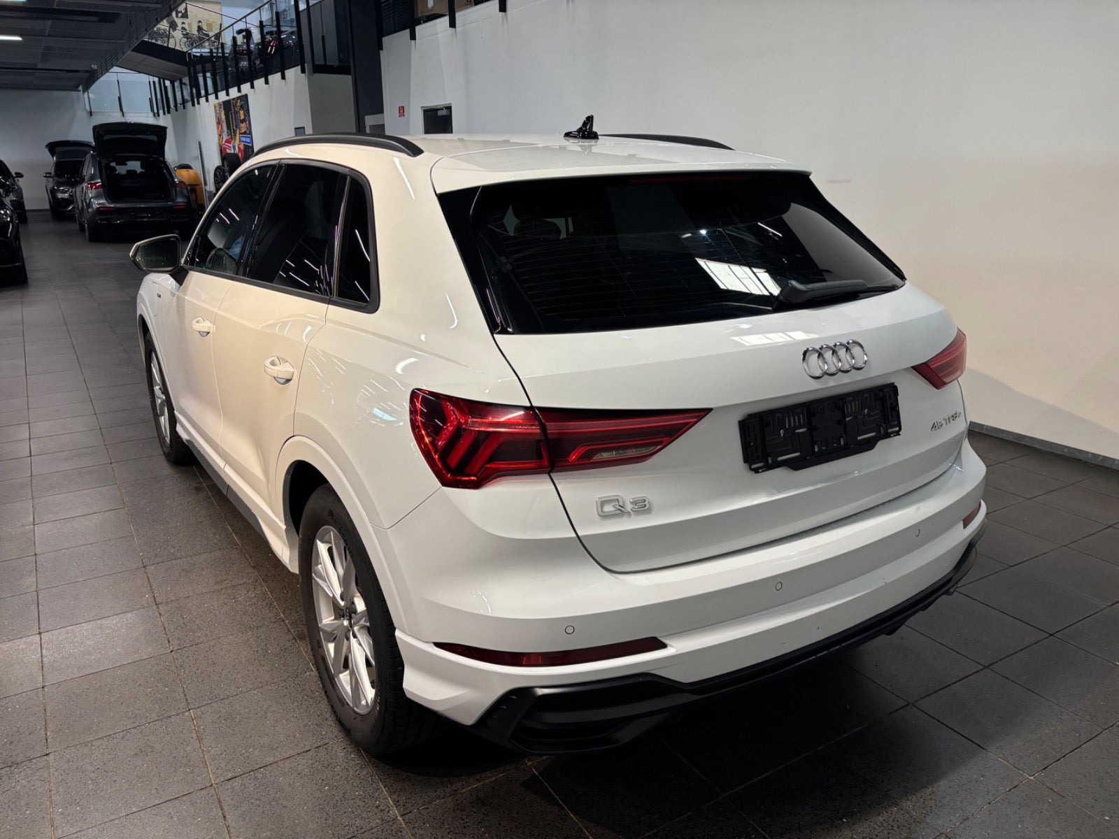 Hvid Audi Q3 fra 2021