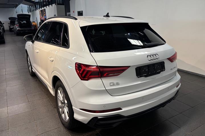 Hvid Audi Q3 fra 2021