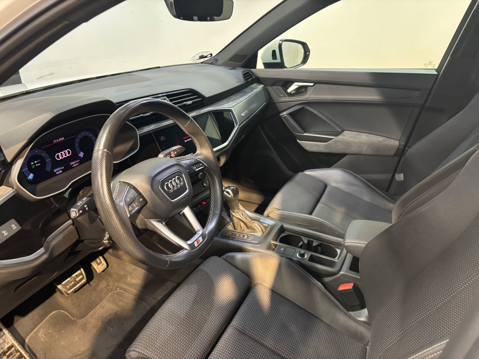 Hvid Audi Q3 fra 2021