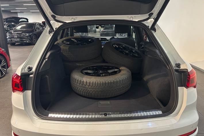 Hvid Audi Q3 fra 2021