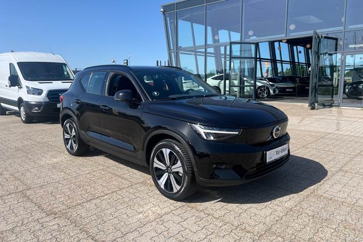 Sort Volvo XC40 fra 2023