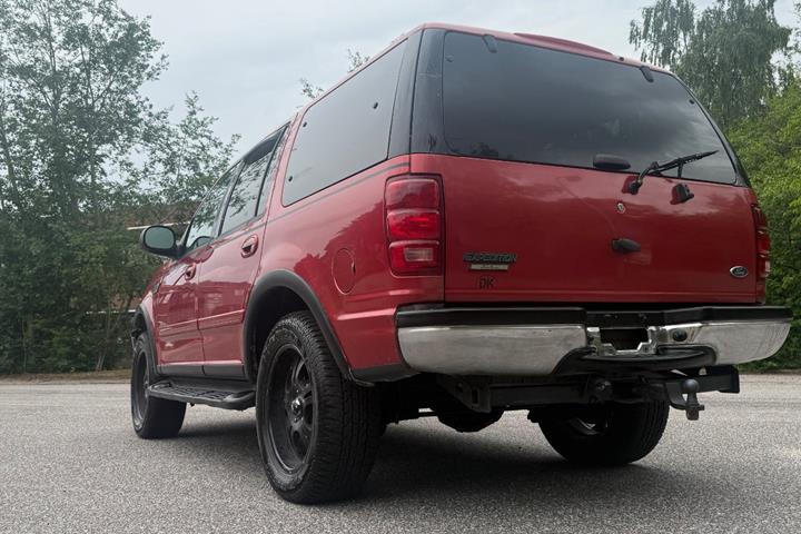undefined Ford Expedition fra 1998 set udefra