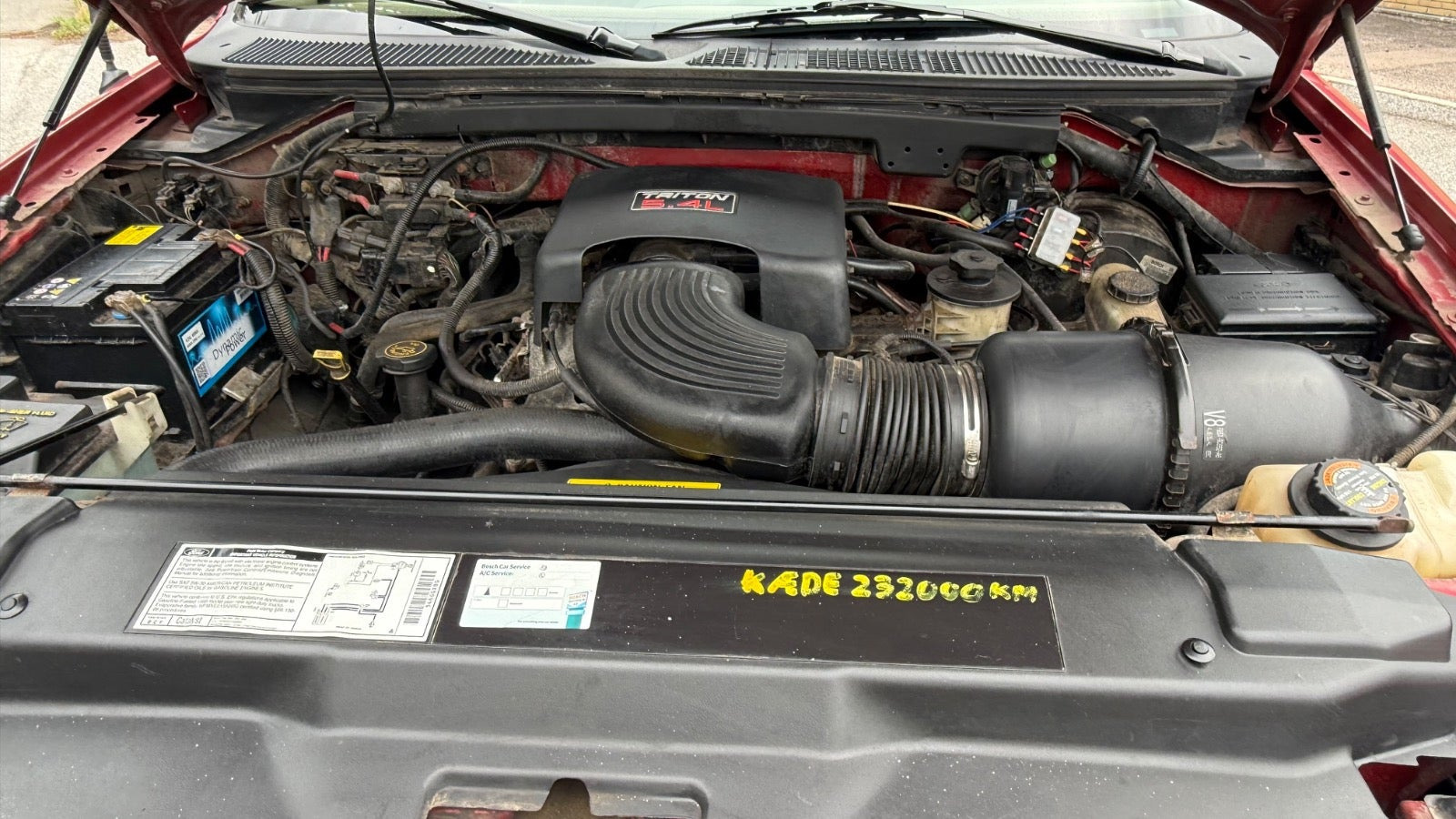 undefined Ford Expedition fra 1998 set udefra