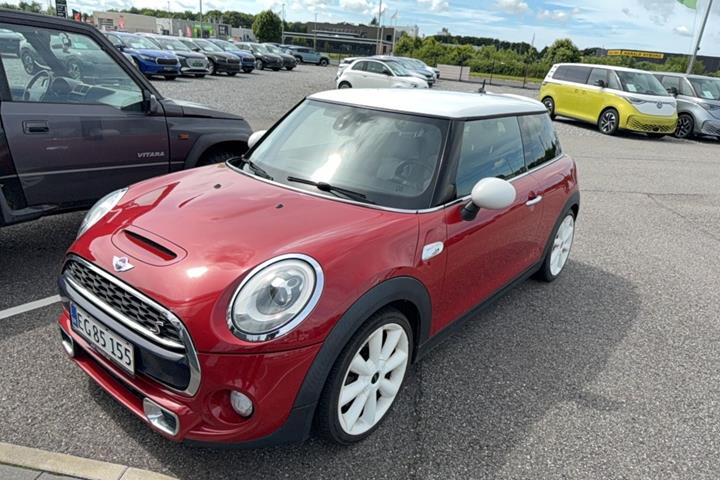 undefined Mini Cooper SD fra 2015 set udefra