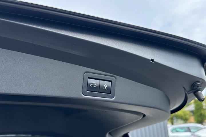 Sort Toyota Corolla fra 2020