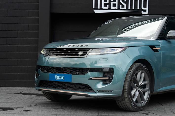 Grøn Land Rover Range Rover sport fra 2023