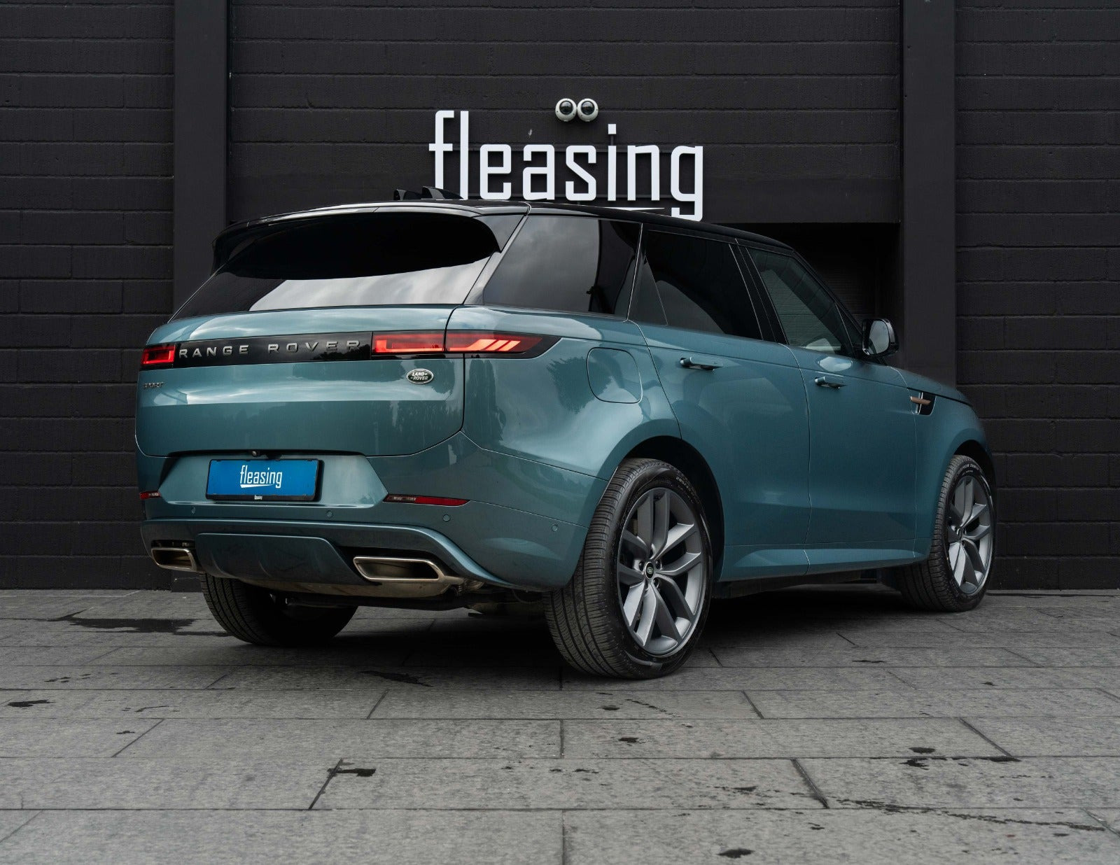 Grøn Land Rover Range Rover sport fra 2023