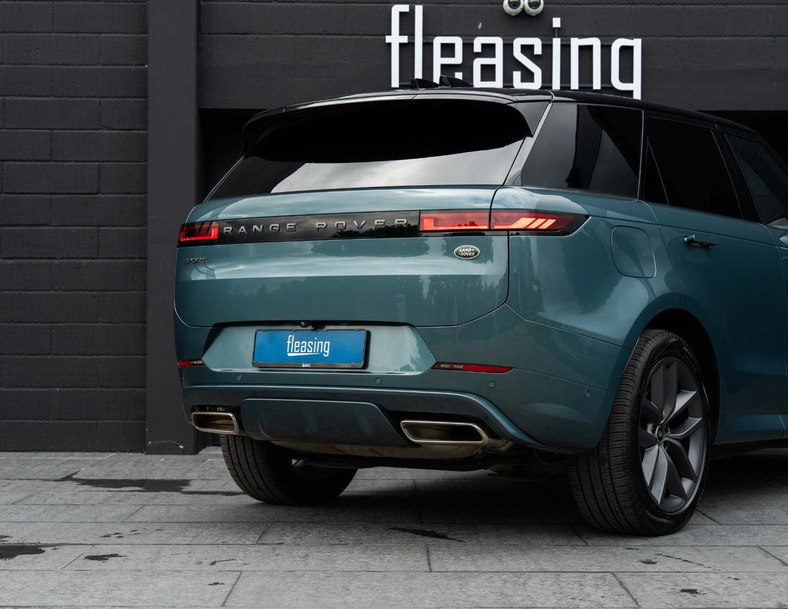 Grøn Land Rover Range Rover sport fra 2023