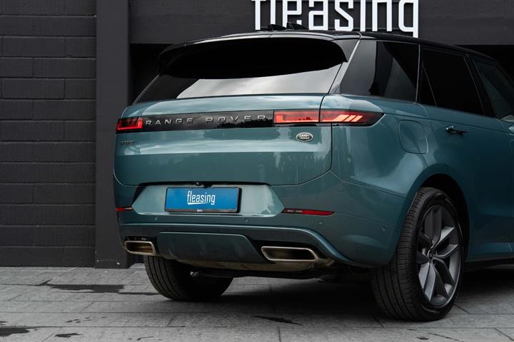 Grøn Land Rover Range Rover sport fra 2023