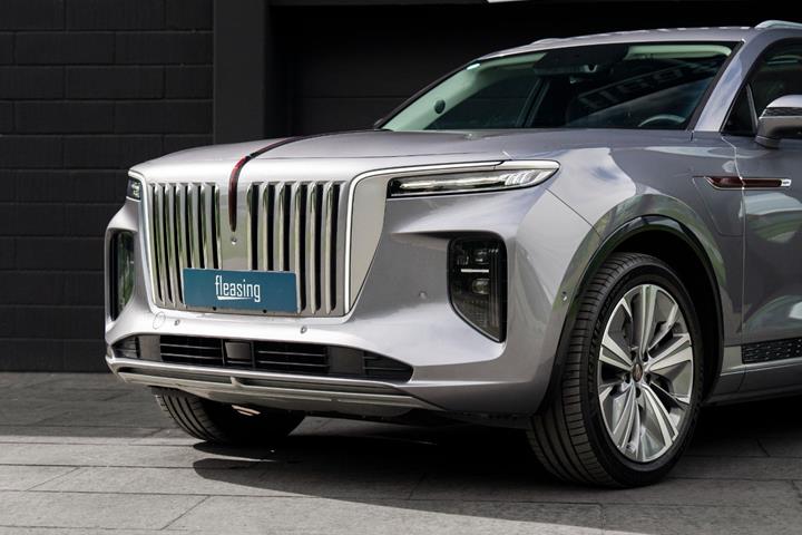 Sølv Hongqi E-HS9 fra 2023
