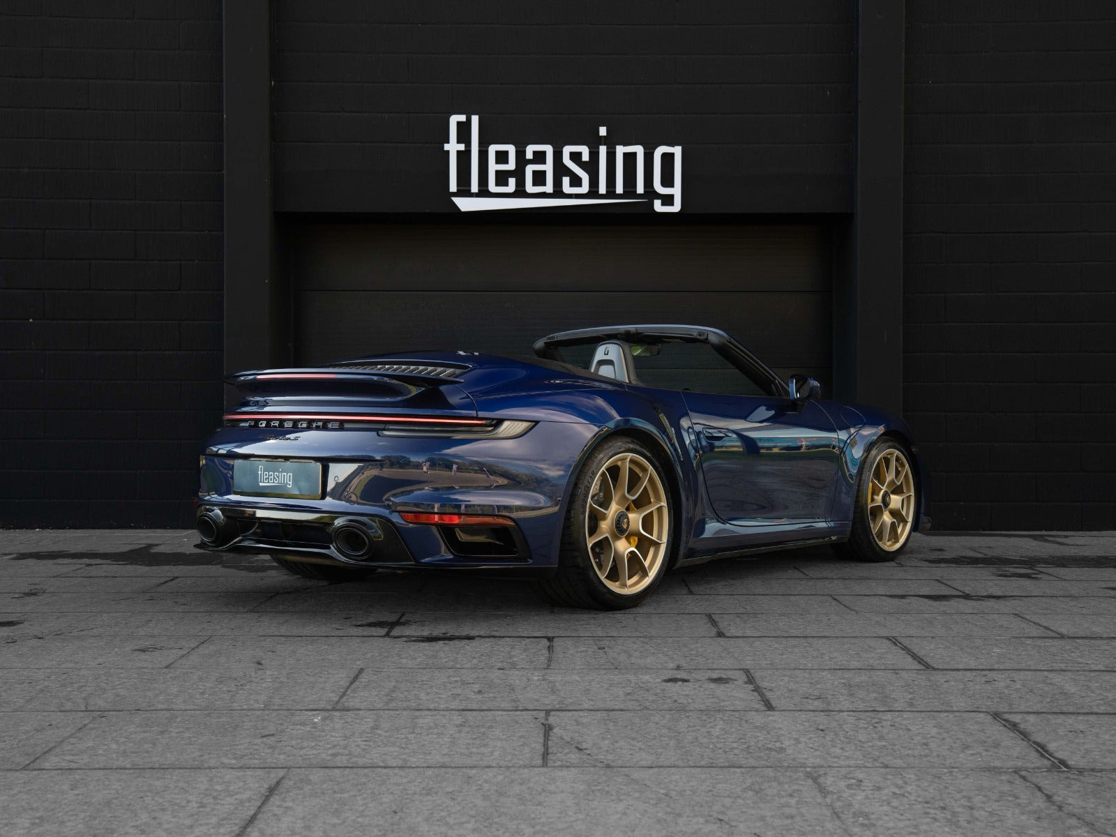 Blå Porsche 911 Turbo S fra 2020