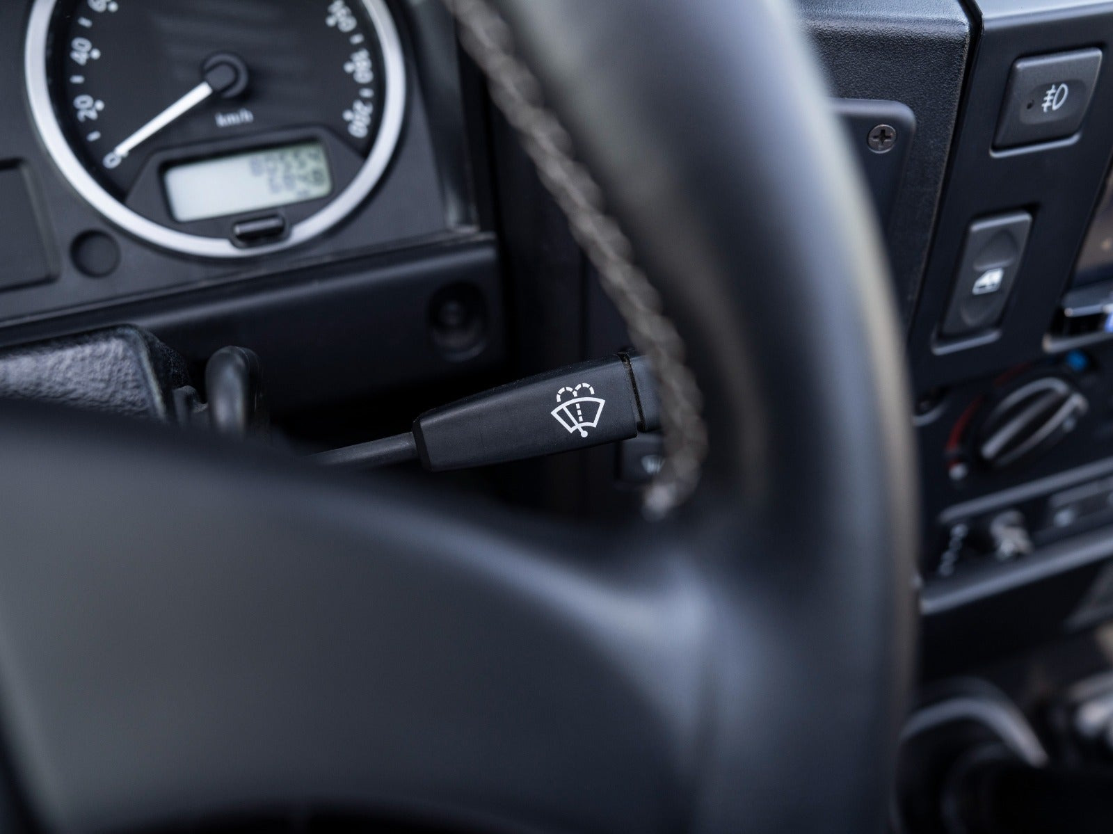 Sort Land Rover Defender 90 fra 2013