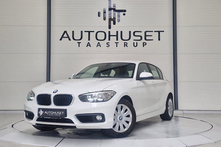 Hvid BMW 118d fra 2015 set udefra
