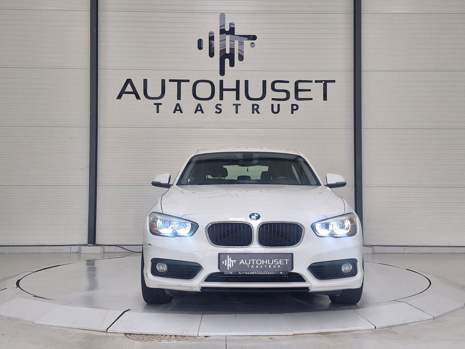 Hvid BMW 118d fra 2015