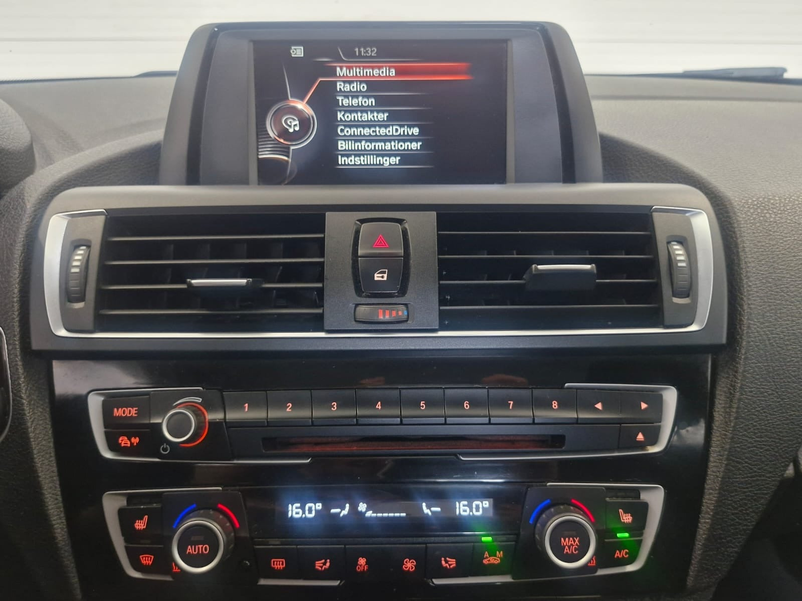 Hvid BMW 118d fra 2015