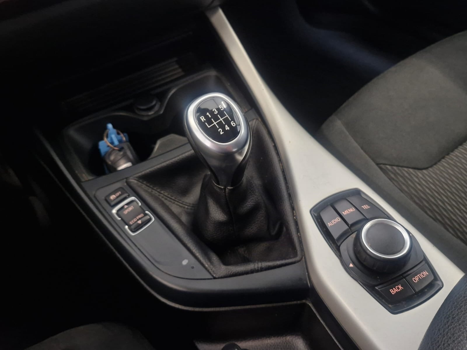 Hvid BMW 118d fra 2015