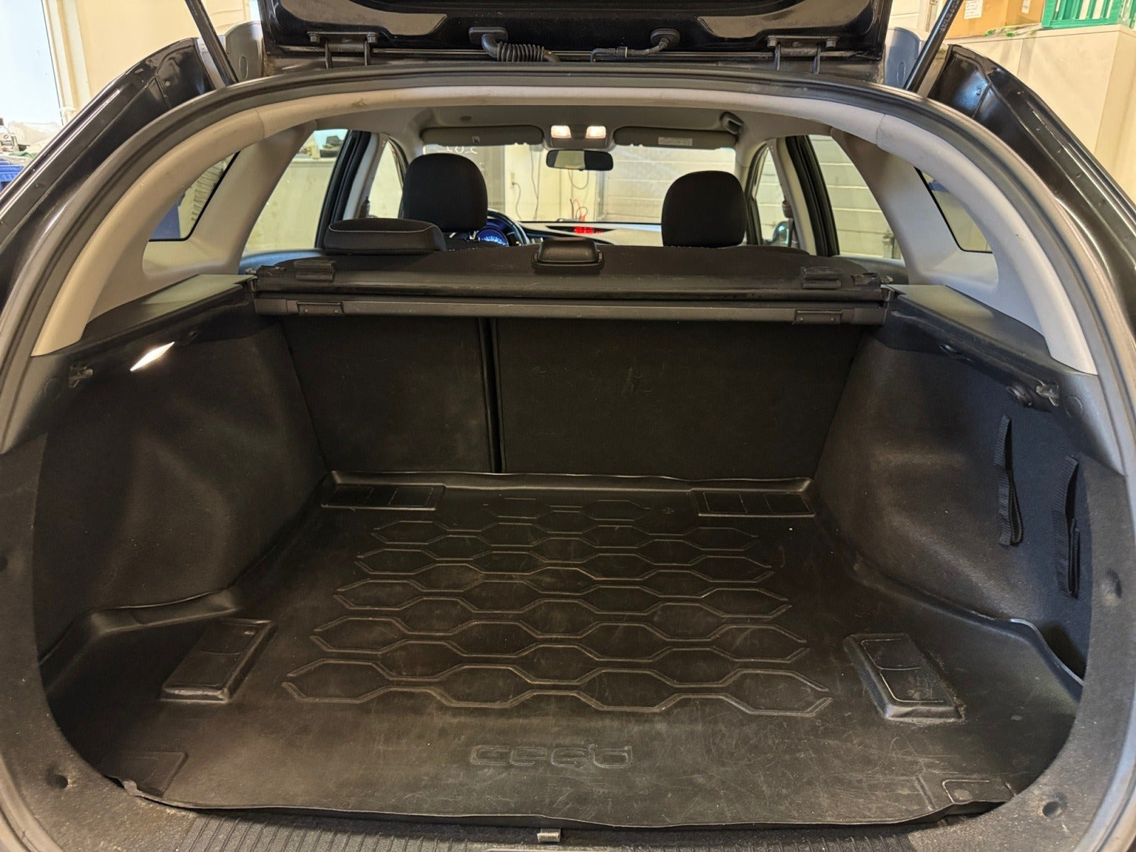 Sort Kia Ceed fra 2016