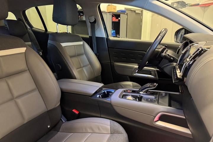 Grøn Citroën C5 Aircross fra 2022