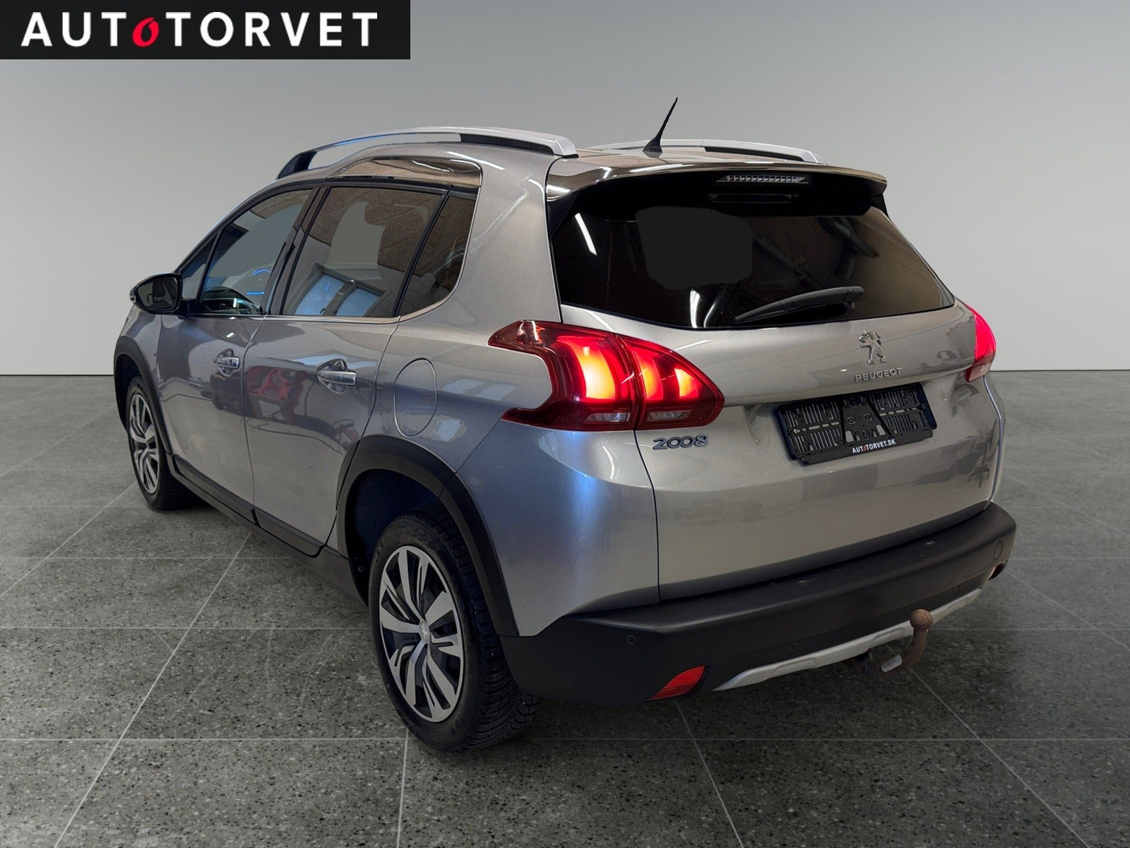 Sølv Peugeot 2008 fra 2017