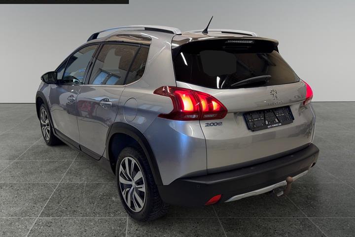 Sølv Peugeot 2008 fra 2017