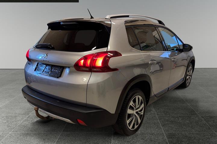 Sølv Peugeot 2008 fra 2017
