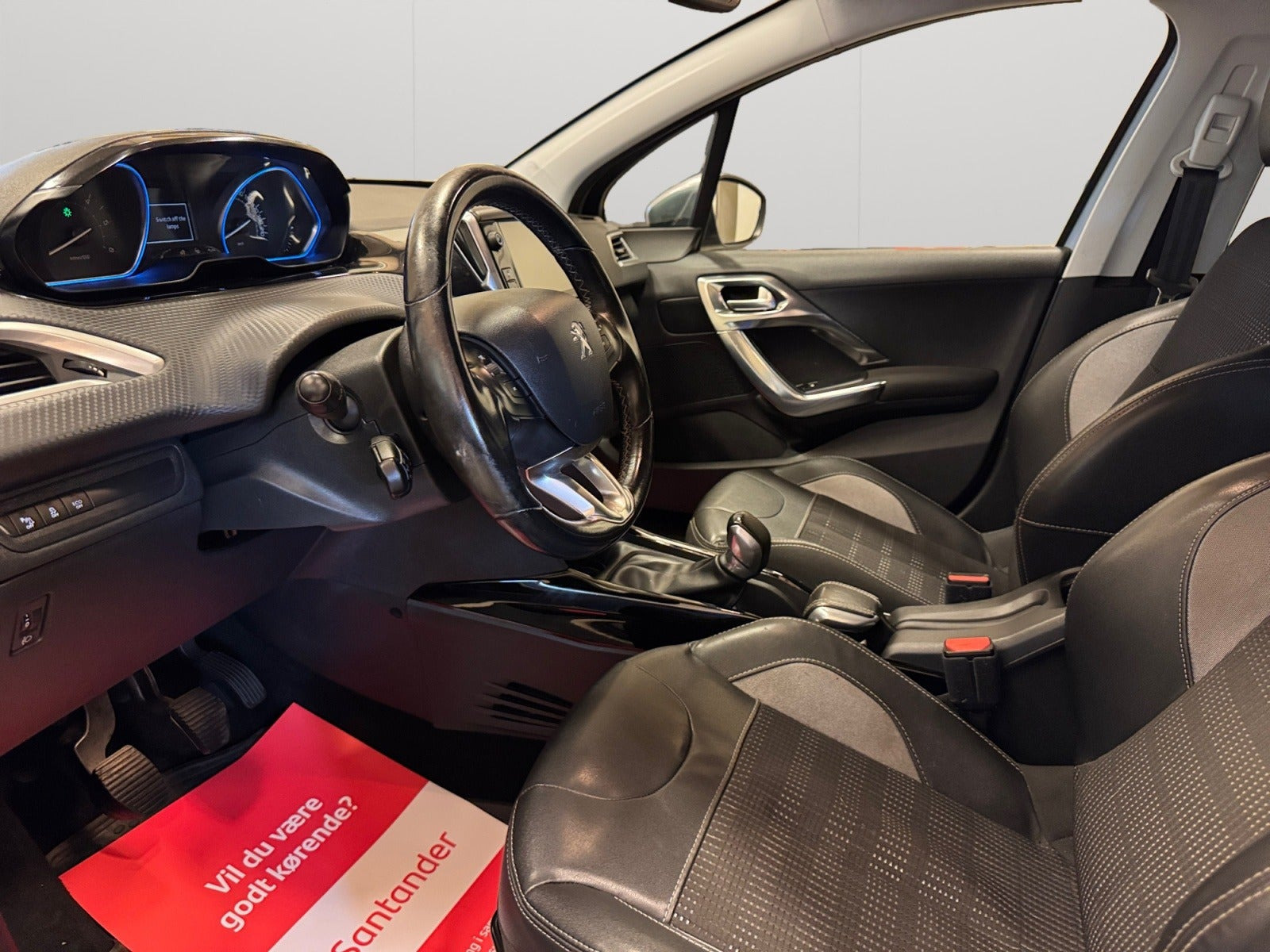 Sølv Peugeot 2008 fra 2017
