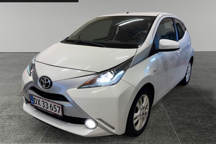 Hvid Toyota Aygo fra 2015