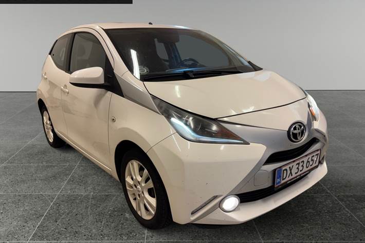 Hvid Toyota Aygo fra 2015