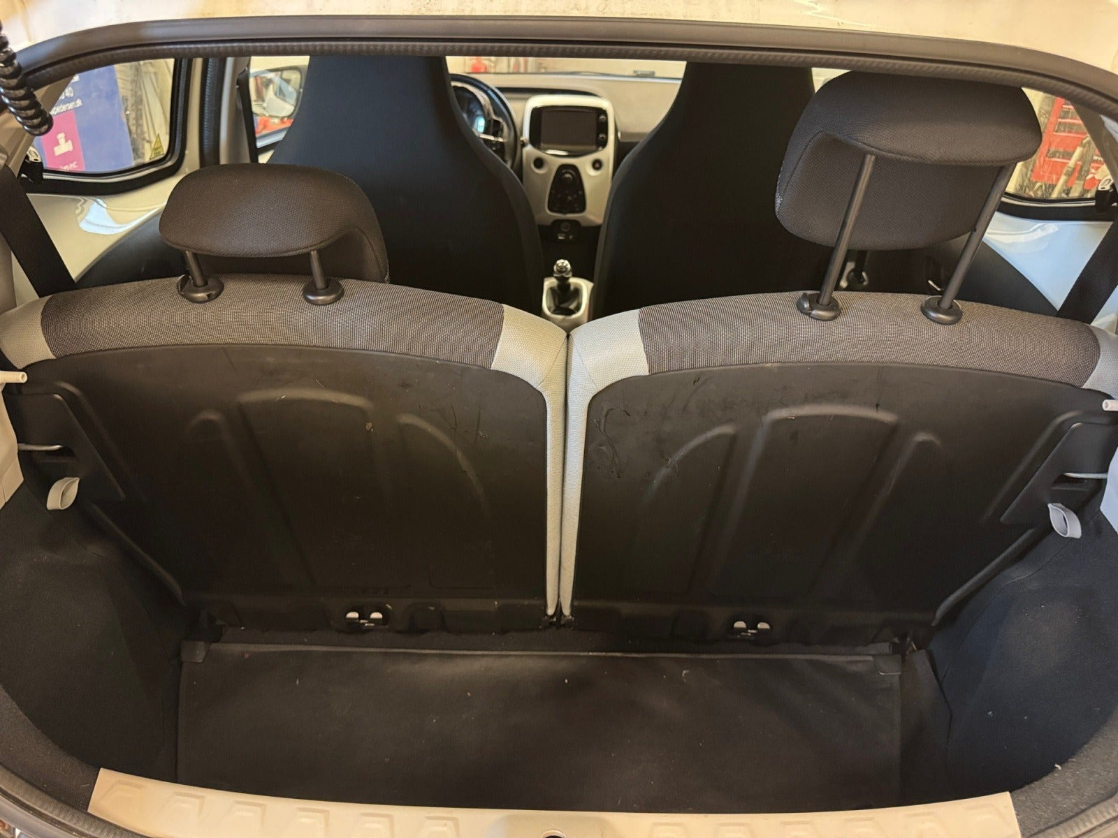 Hvid Toyota Aygo fra 2015