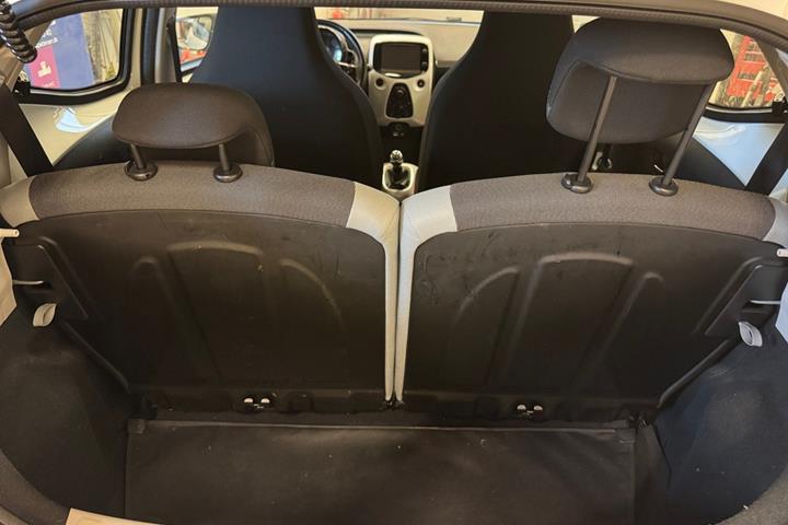 Hvid Toyota Aygo fra 2015