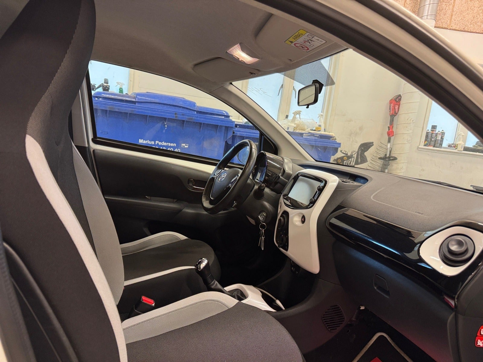Hvid Toyota Aygo fra 2015