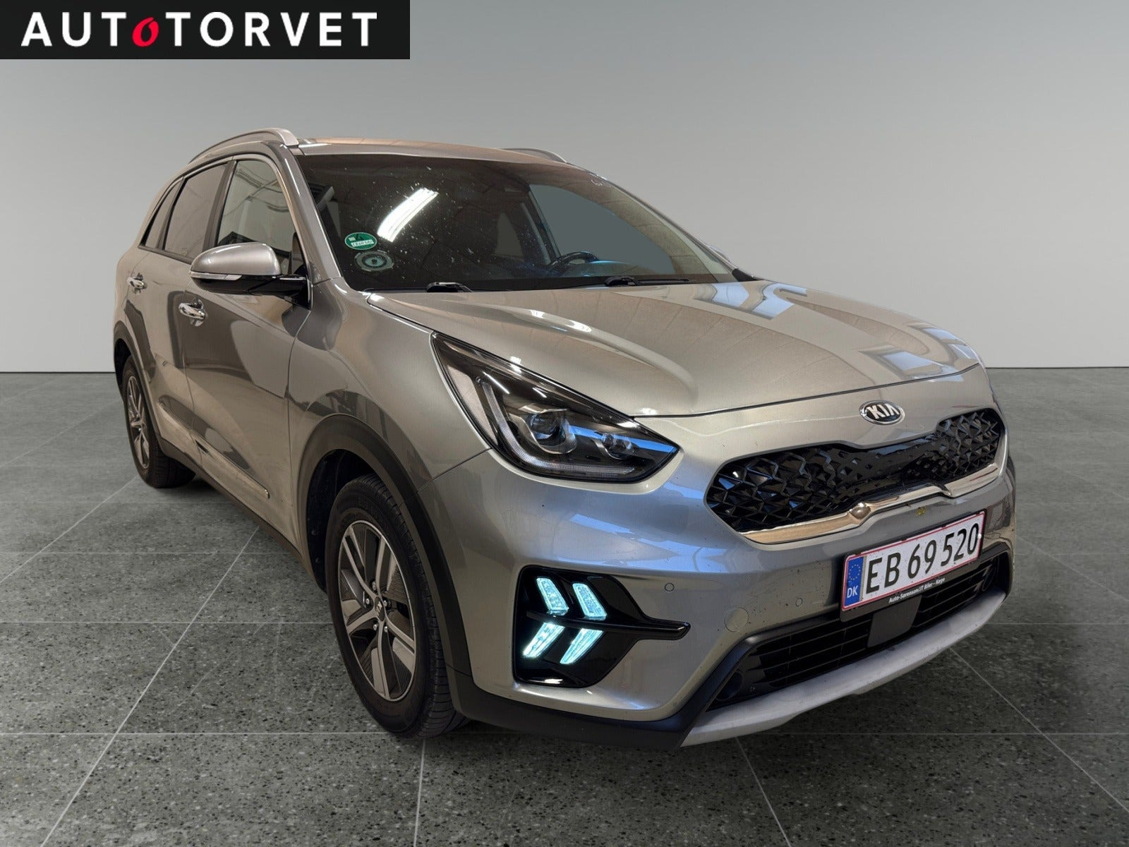 Grå Kia Niro fra 2020